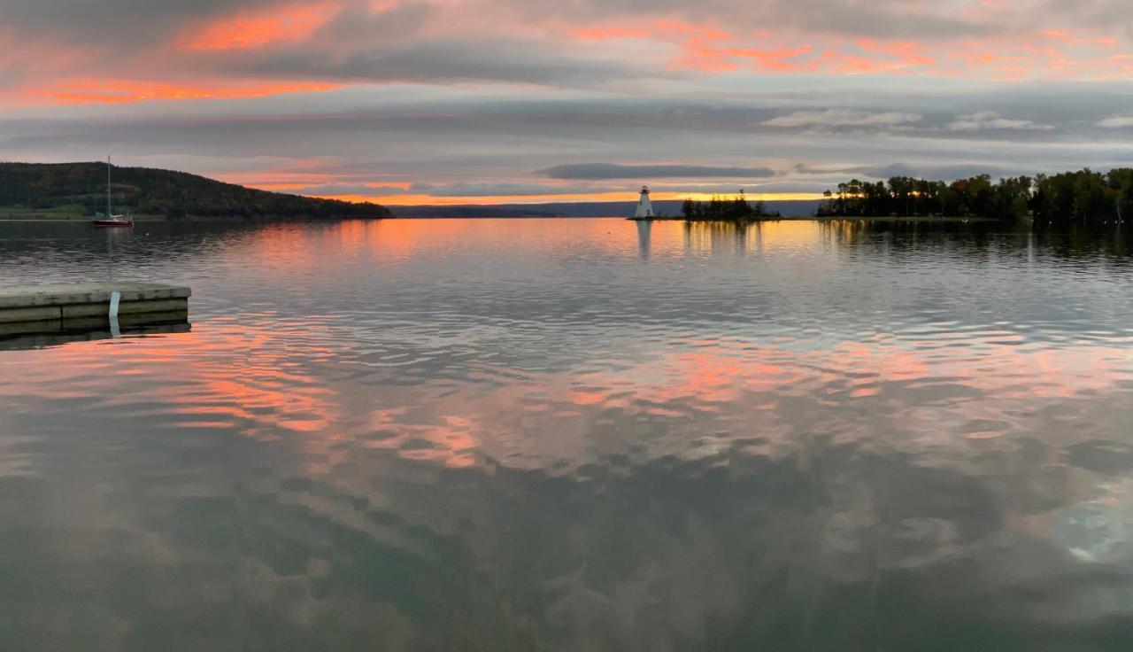 The Water'S Edge Inn & Gallery Baddeck Inlet Exterior foto